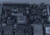 Open source: a political tool or the backbone of a network? Une carte électronique StarFive VisionFive 2 à processeur RISC-V vue de dessus, en bichromie bleu sombre