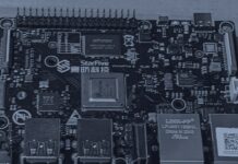 L’open source, outil politique ou pilier d’un réseau ? Une carte électronique StarFive VisionFive 2 à processeur RISC-V vue de dessus, en bichromie bleu sombre